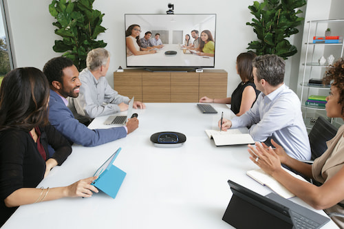 Logitech-Group-Videokonferenzsystem-Konferenzraum