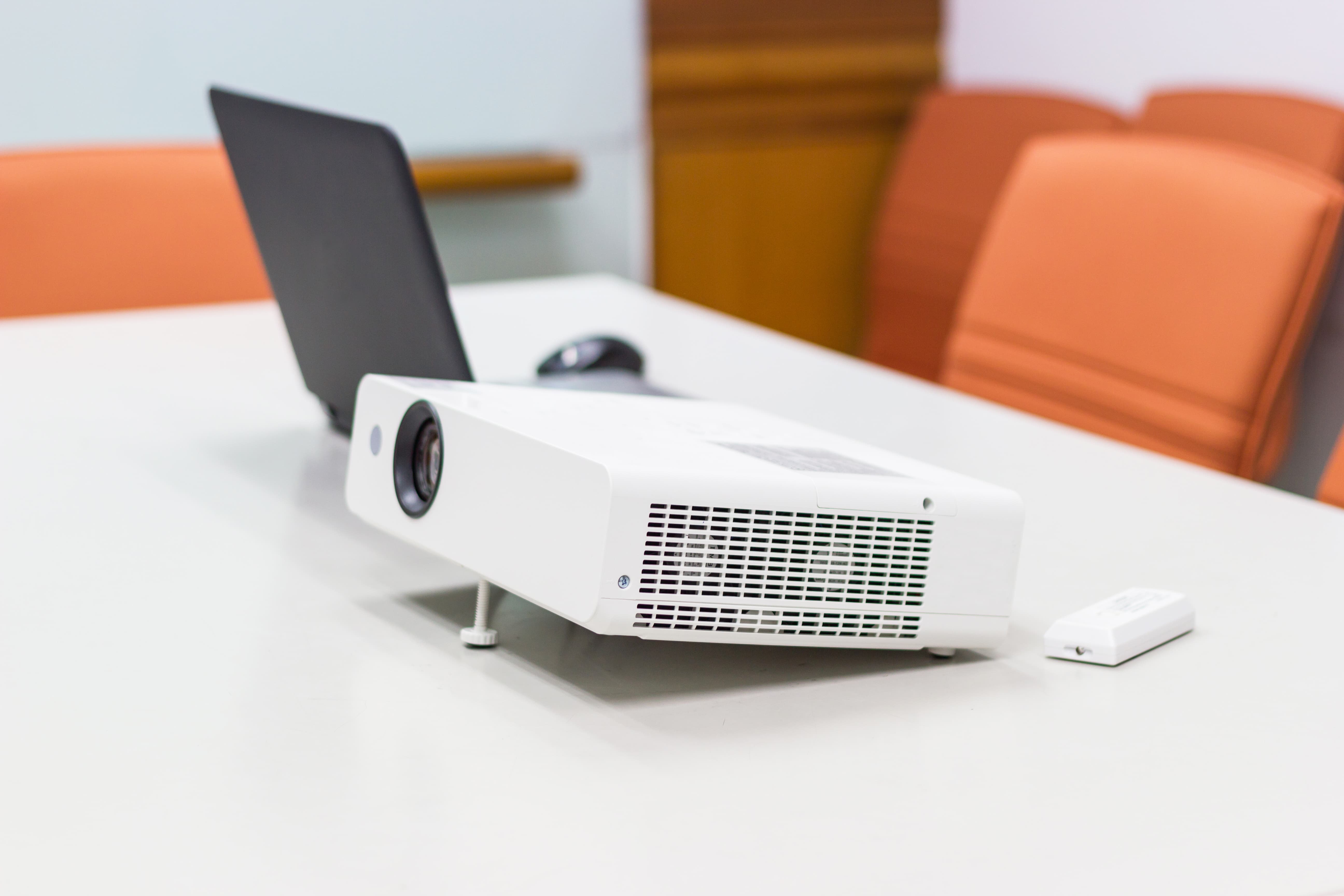 Ce vidéoprojecteur portable à moins de 60 euros est la bonne